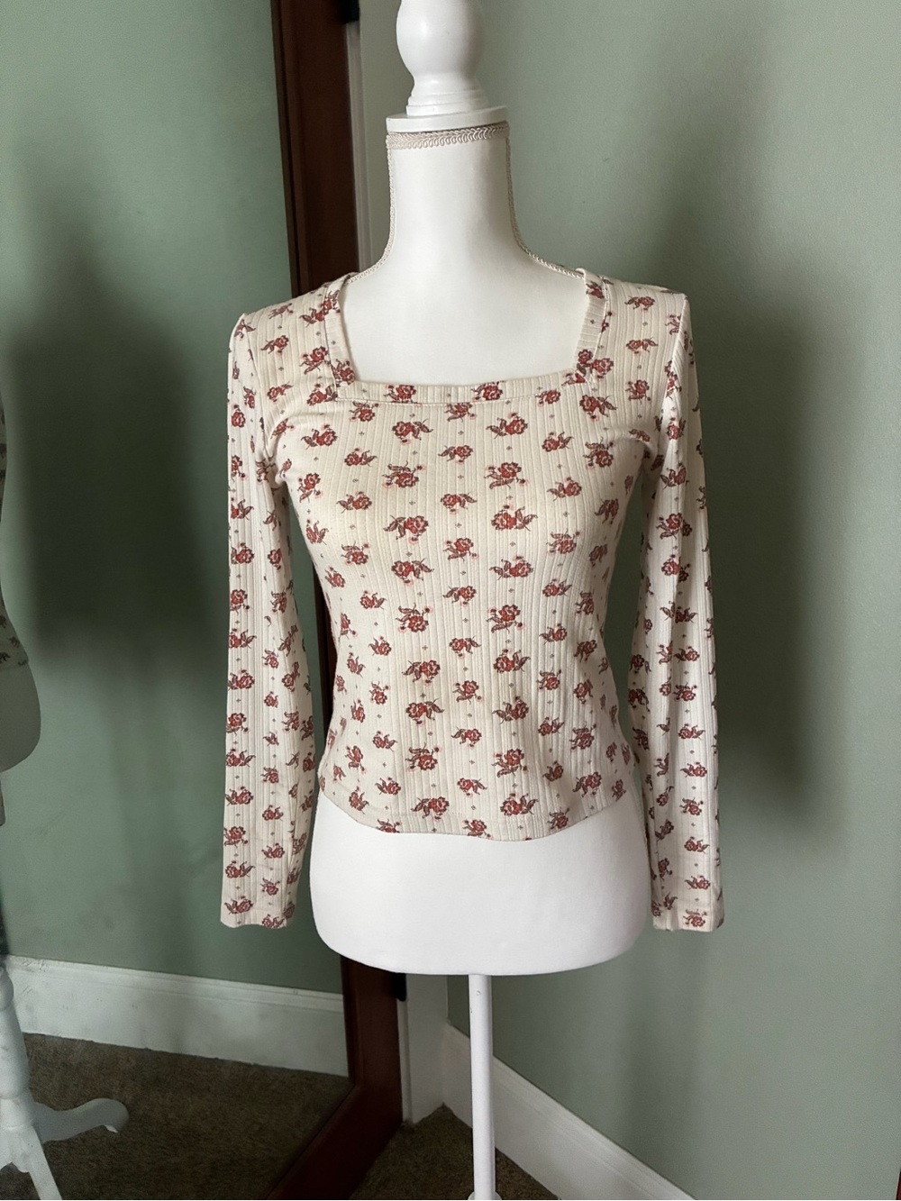 Old Navy Cream Ribbed Long-Sleeve Top with Red Floral Print